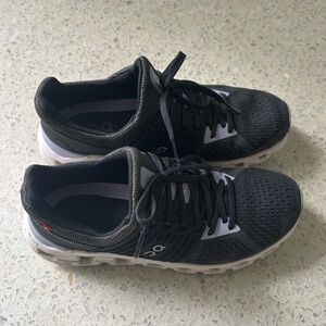 Women’s on cloud running shoes